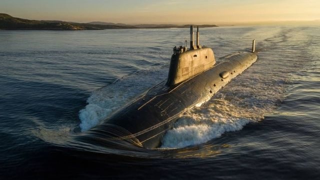 Phát hiện tàu ngầm hạt nhân Nga ngoài khơi bờ biển Scotland- Ảnh 1.