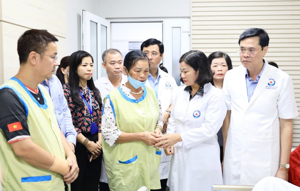 Lãnh đạo TP Hà Nội chia buồn với gia đình nạn nhân vụ cháy ở Định Công Hạ- Ảnh 1.