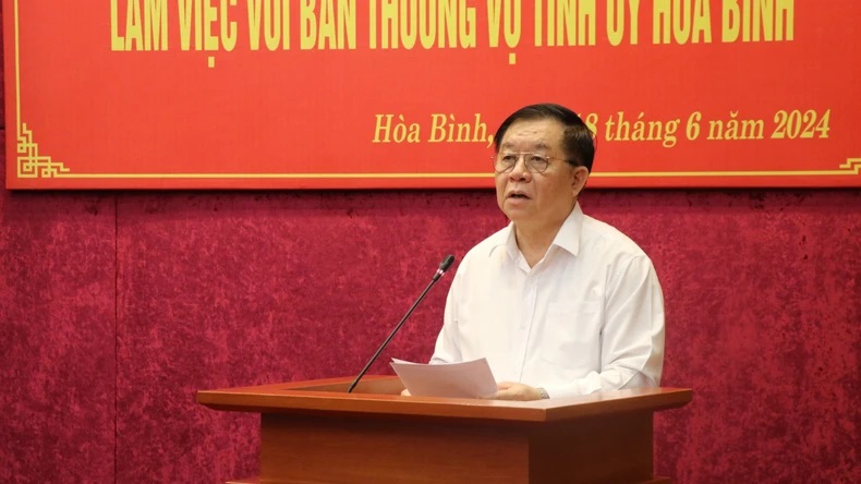 Trưởng Ban Tuyên giáo Trung ương Nguyễn Trọng Nghĩa làm việc tại Tỉnh ủy Hòa Bình- Ảnh 1.