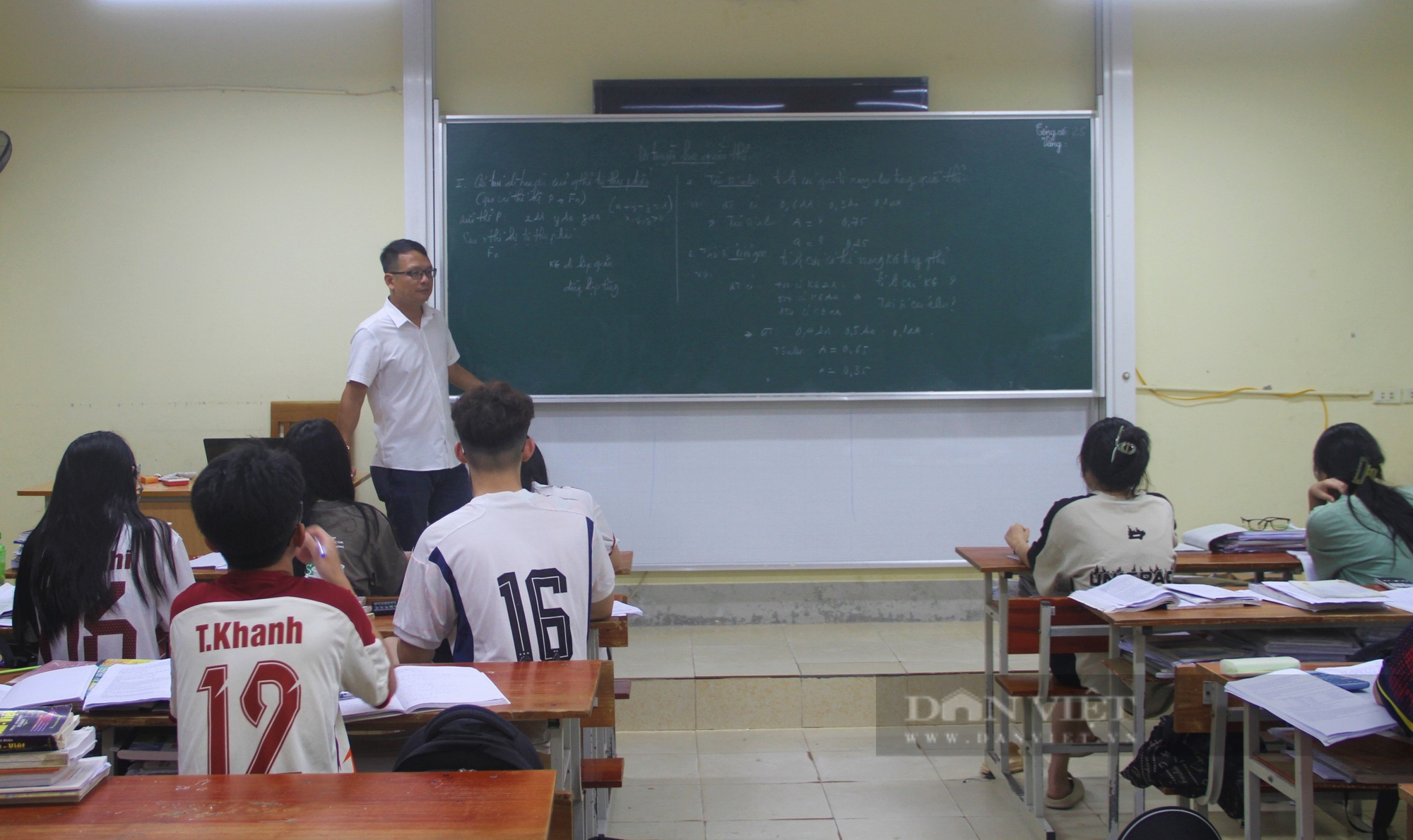 Học sinh dân tộc nội trú Nghệ An nói không với điện thoại, dốc toàn lực ôn thi- Ảnh 10.