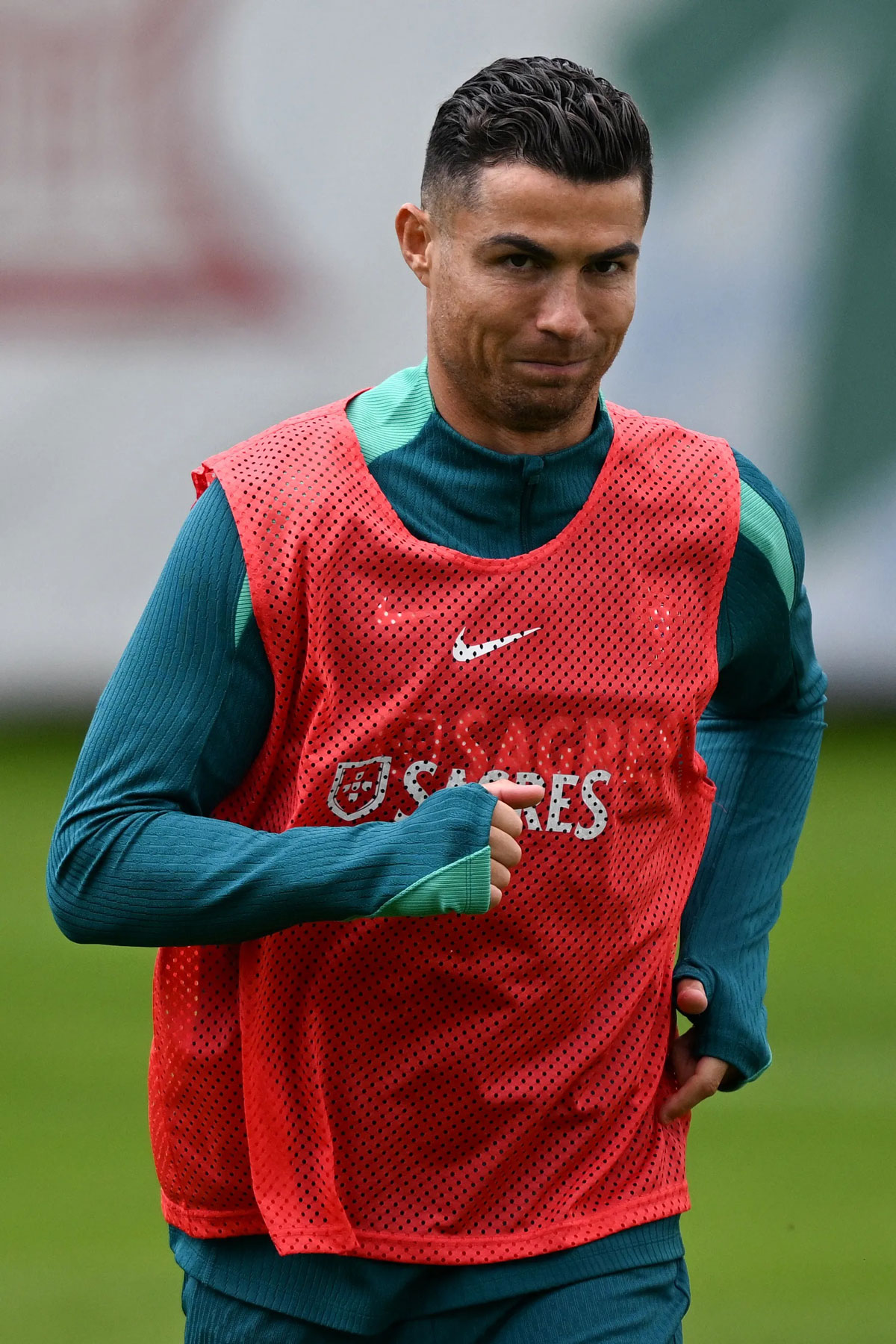 Georgina Rodriguez khoe thân hình bốc lửa trước khi Ronaldo thi đấu ở EURO 2024- Ảnh 3.