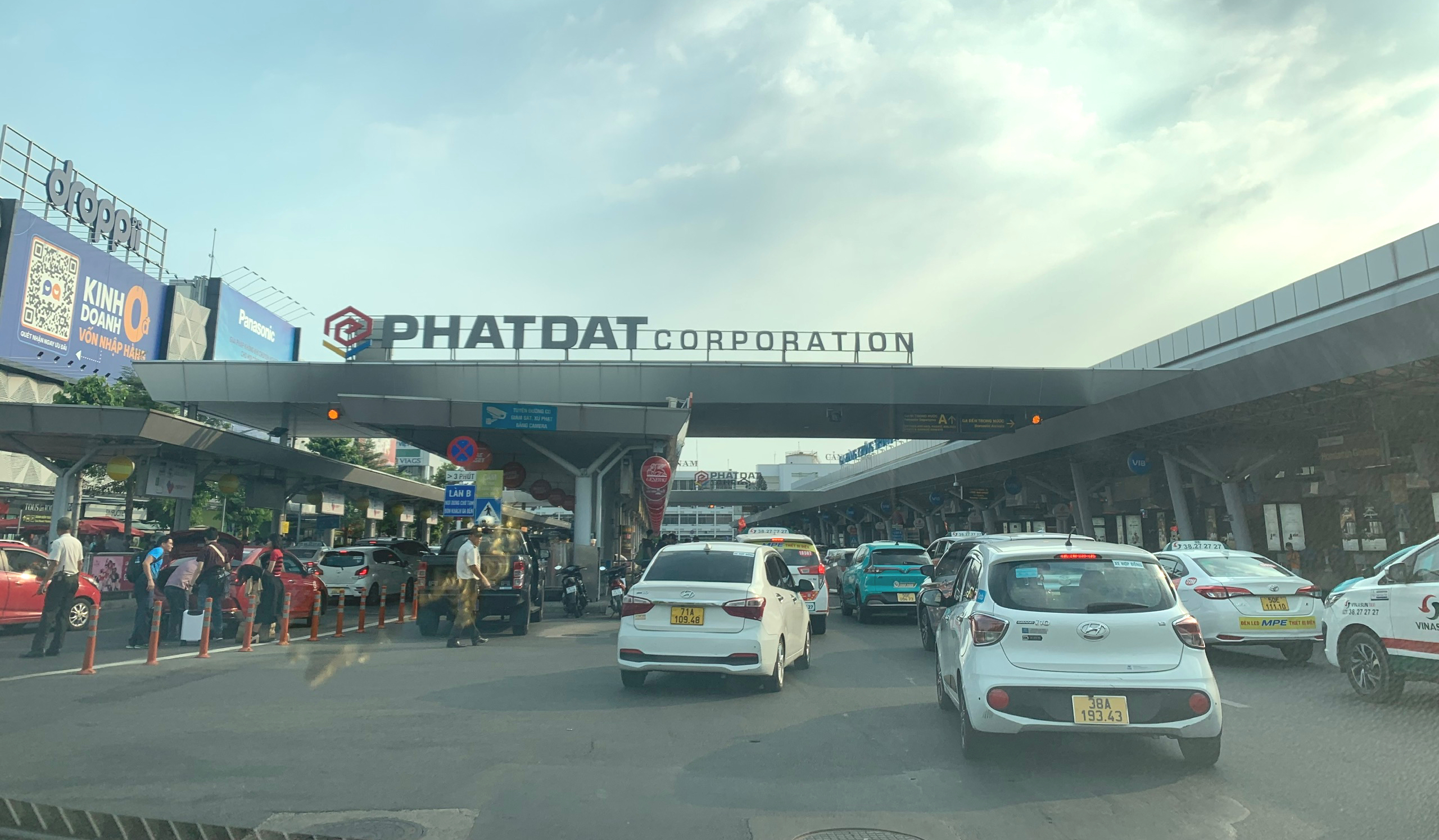 Nhiều chủ vựa "than khó" khi vận chuyển cua đến sân bay Tân Sơn Nhất- Ảnh 3.