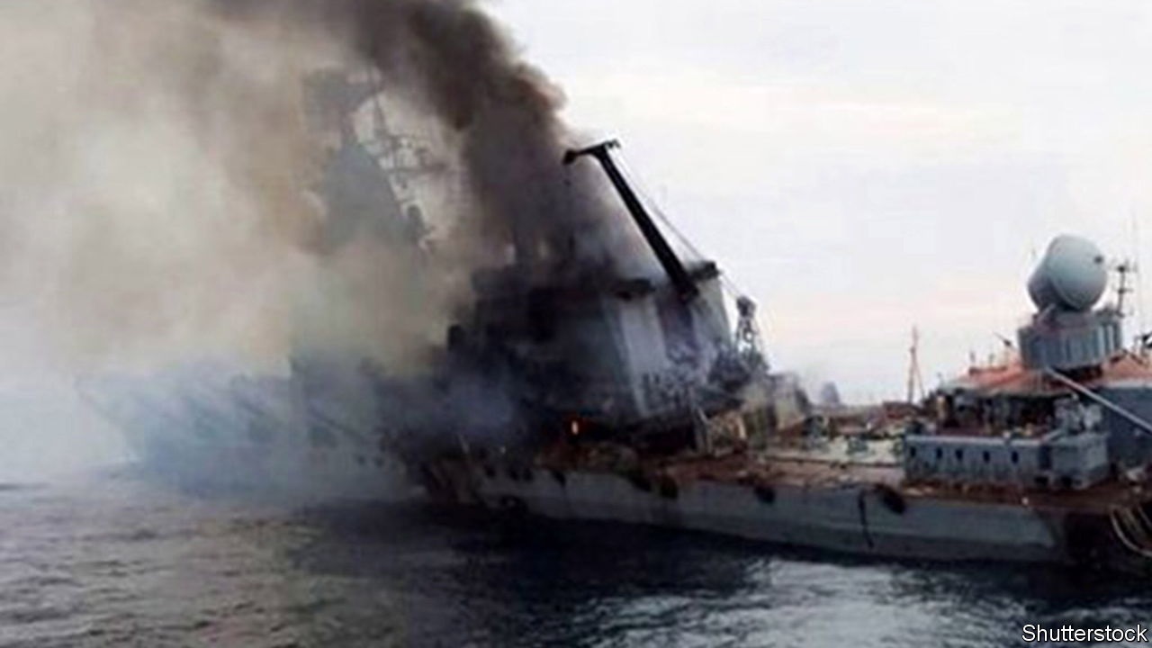 Ukraine hé lộ chiến thuật tấn công hạm đội Nga bằng xuồng không người lái tự sát Magura- Ảnh 1.