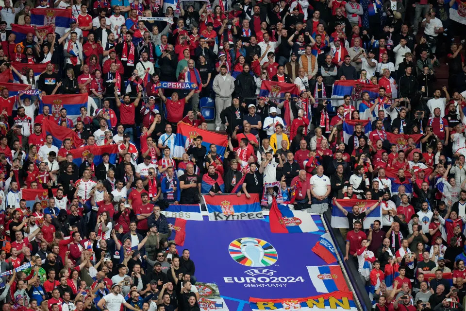 UEFA cáo buộc 3 tội danh đối với Serbia tại EURO 2024- Ảnh 1.