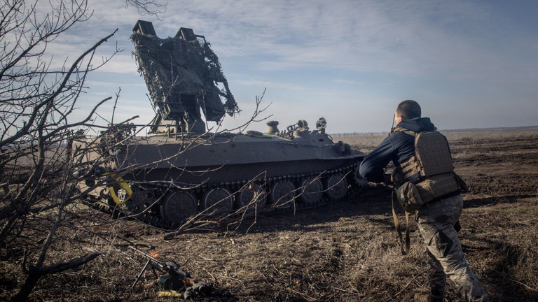 Báo động tình trạng khẩn cấp trong quân đội Ukraine- Ảnh 1.