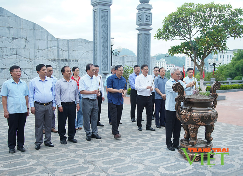 Đoàn công tác Tiểu ban văn kiện Đại hội XIV làm việc với Ban Thường vụ Tỉnh ủy Sơn La- Ảnh 4.