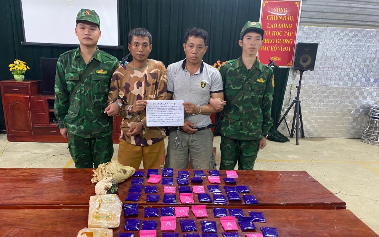 Sơn La: Bắt 2 đối tượng người nước ngoài đưa ma túy vào Việt Nam tiêu thụ