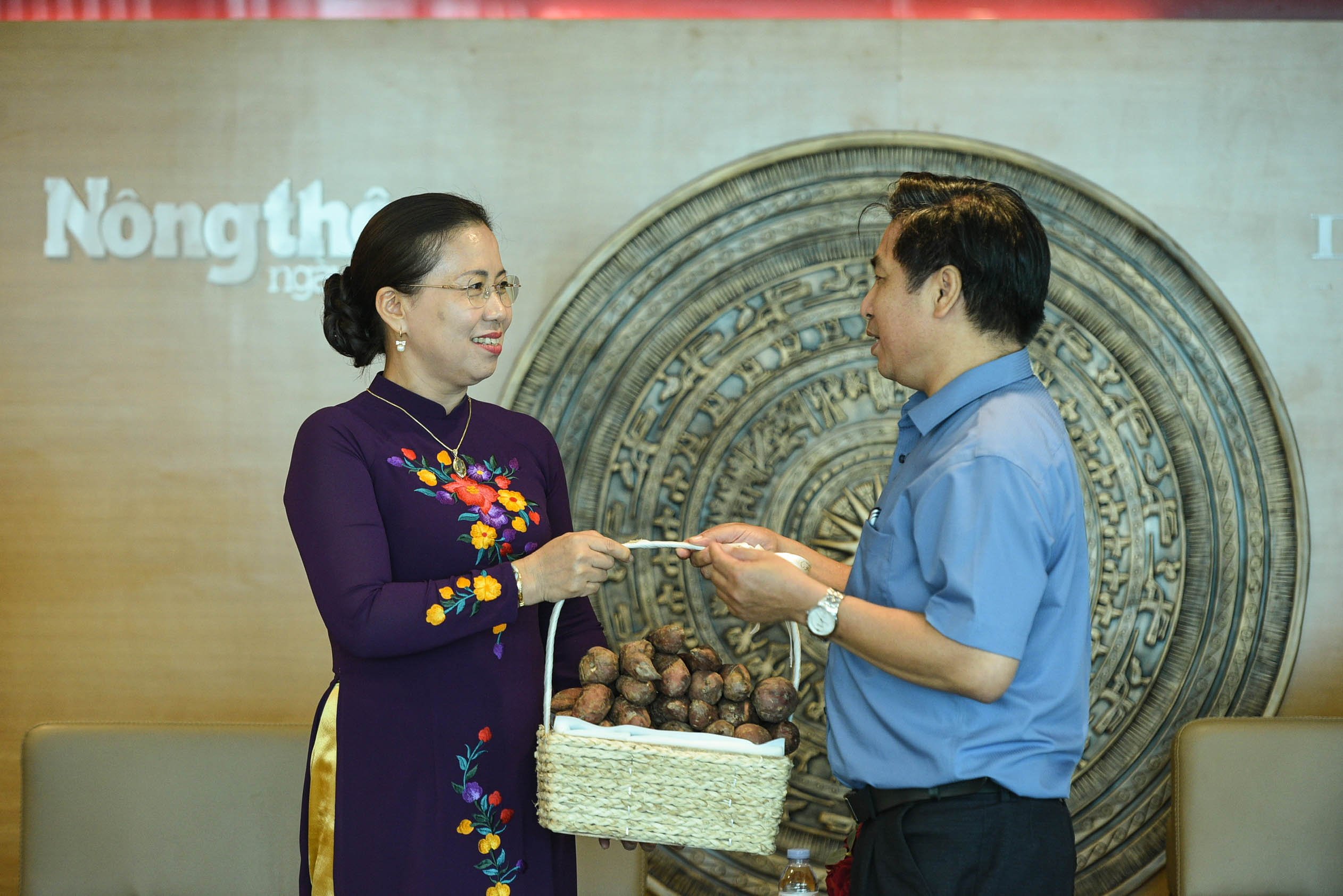 Nông dân Hoàng Văn Cương gửi lời cảm ơn đến Báo Nông Thôn Ngày Nay/Dân Việt - Ảnh 1.