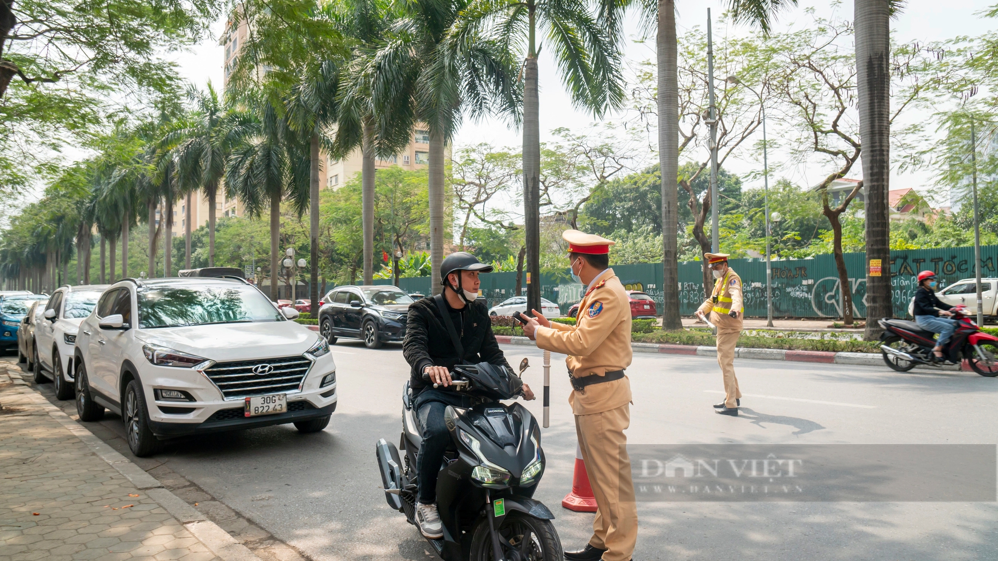 Lỗi vi phạm nào Cảnh sát giao thông được phép xử phạt tại chỗ, không cần lập biên bản?- Ảnh 2.