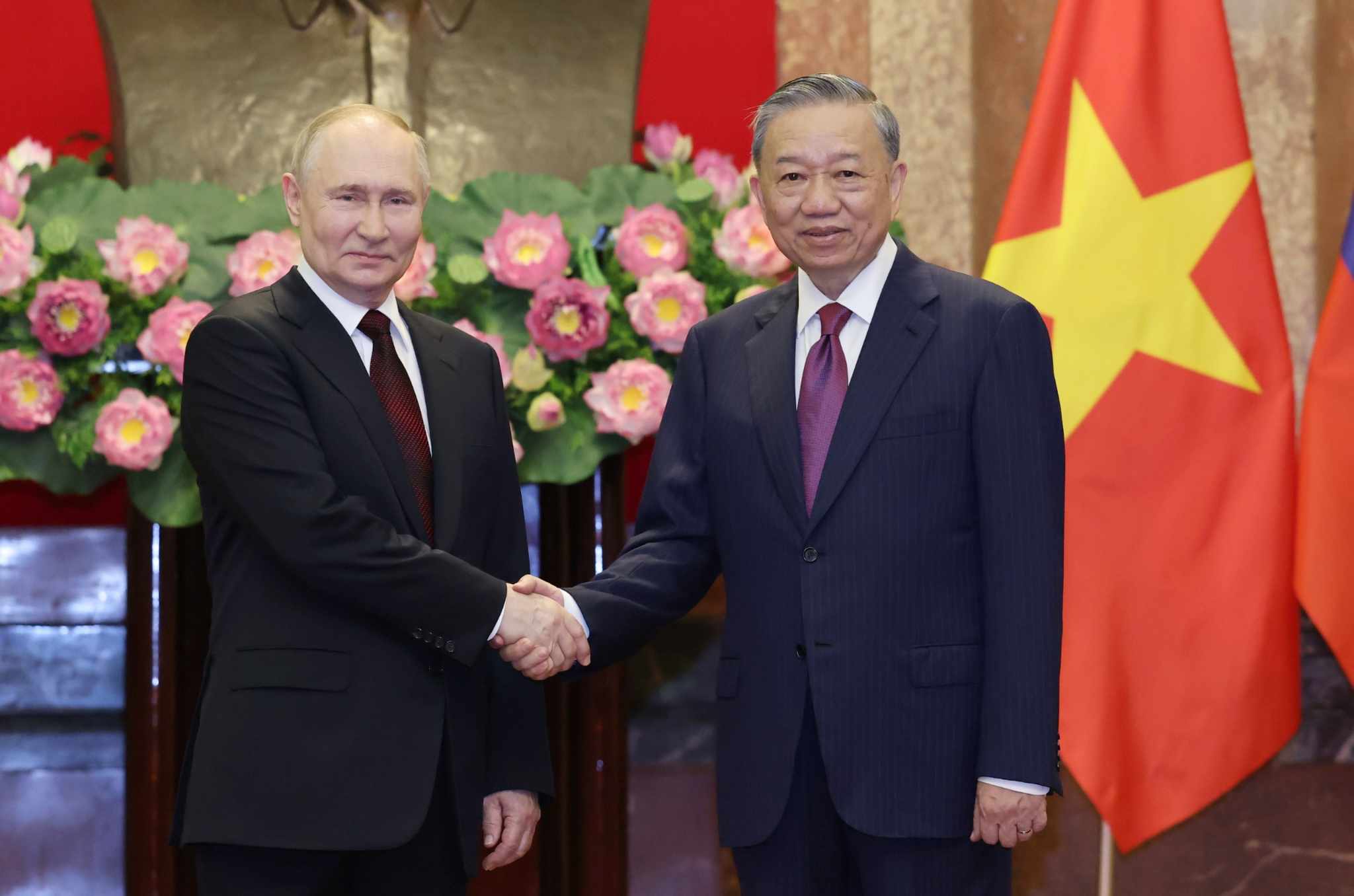 Chủ tịch nước Tô Lâm, Tổng thống Nga Putin đề cao quan hệ tin cậy giữa hai nước- Ảnh 1.