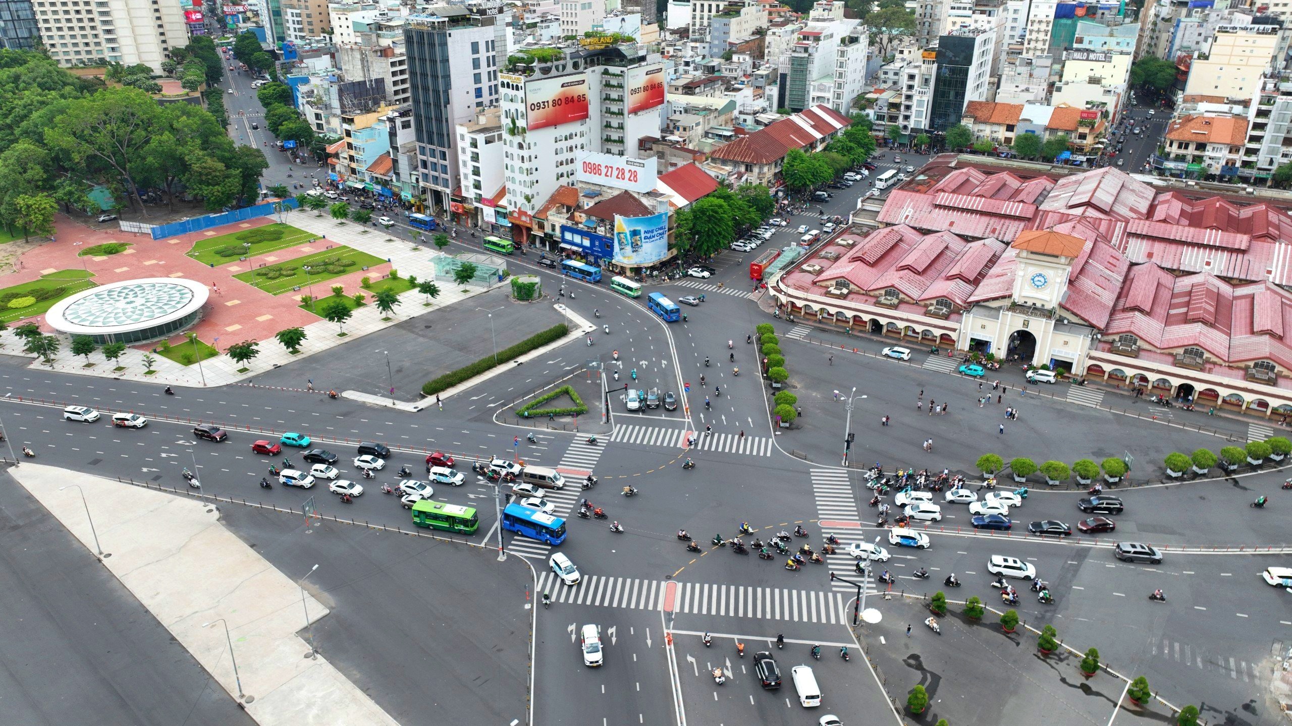 Hiện trạng trước chợ Bến Thành sắp được chi 157 tỷ cải tạo cảnh quan- Ảnh 9.