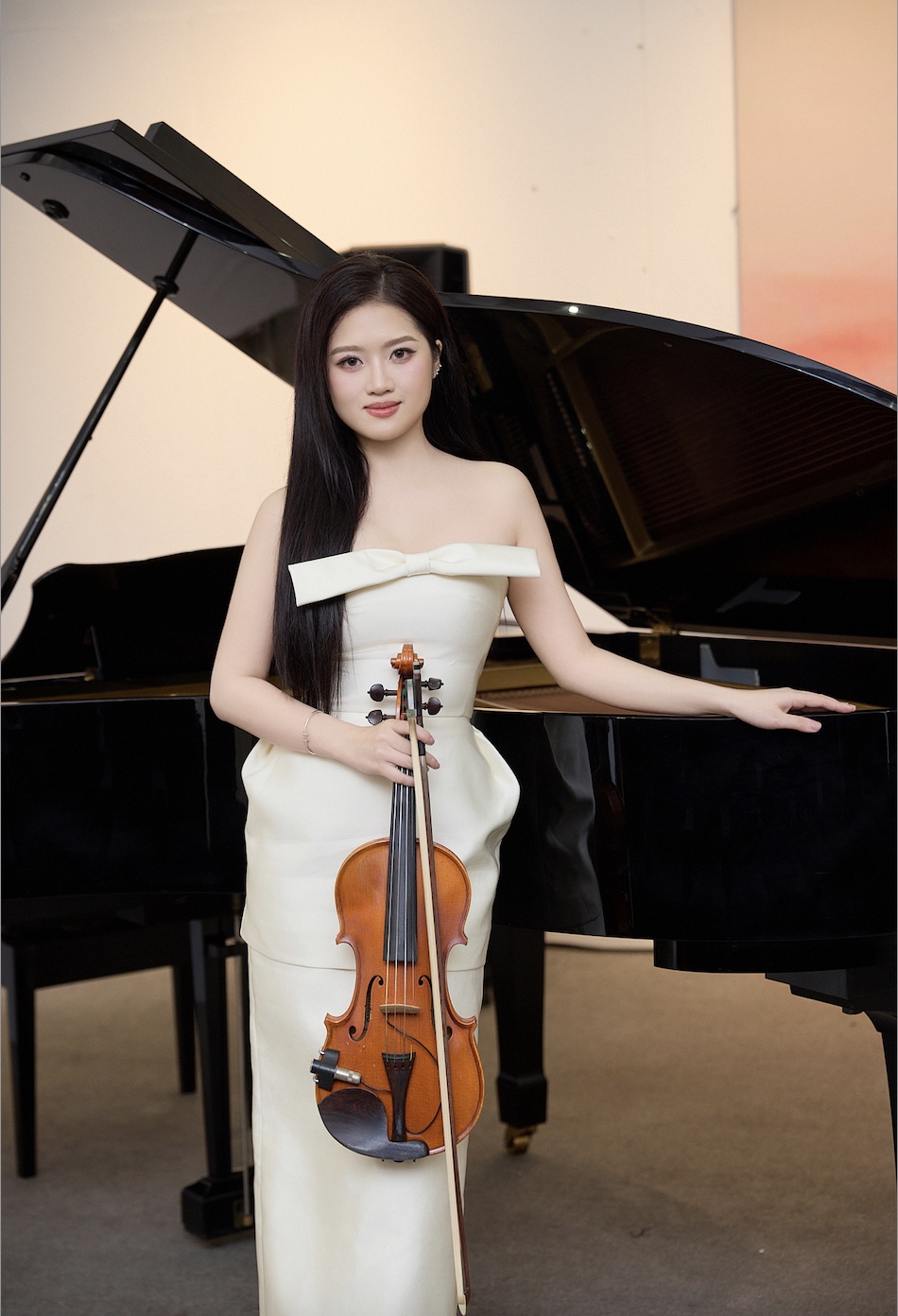 "Mỹ nhân violin" Quỳnh Như: Tôi luôn nhớ thương những ký ức làng quê- Ảnh 1.