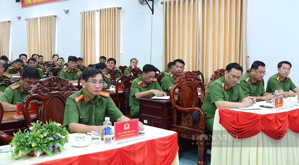 Công an tỉnh An Giang mở cao điểm tấn công trấn áp tội phạm ma túy, băng nhóm thanh thiếu niên phạm tội- Ảnh 2.