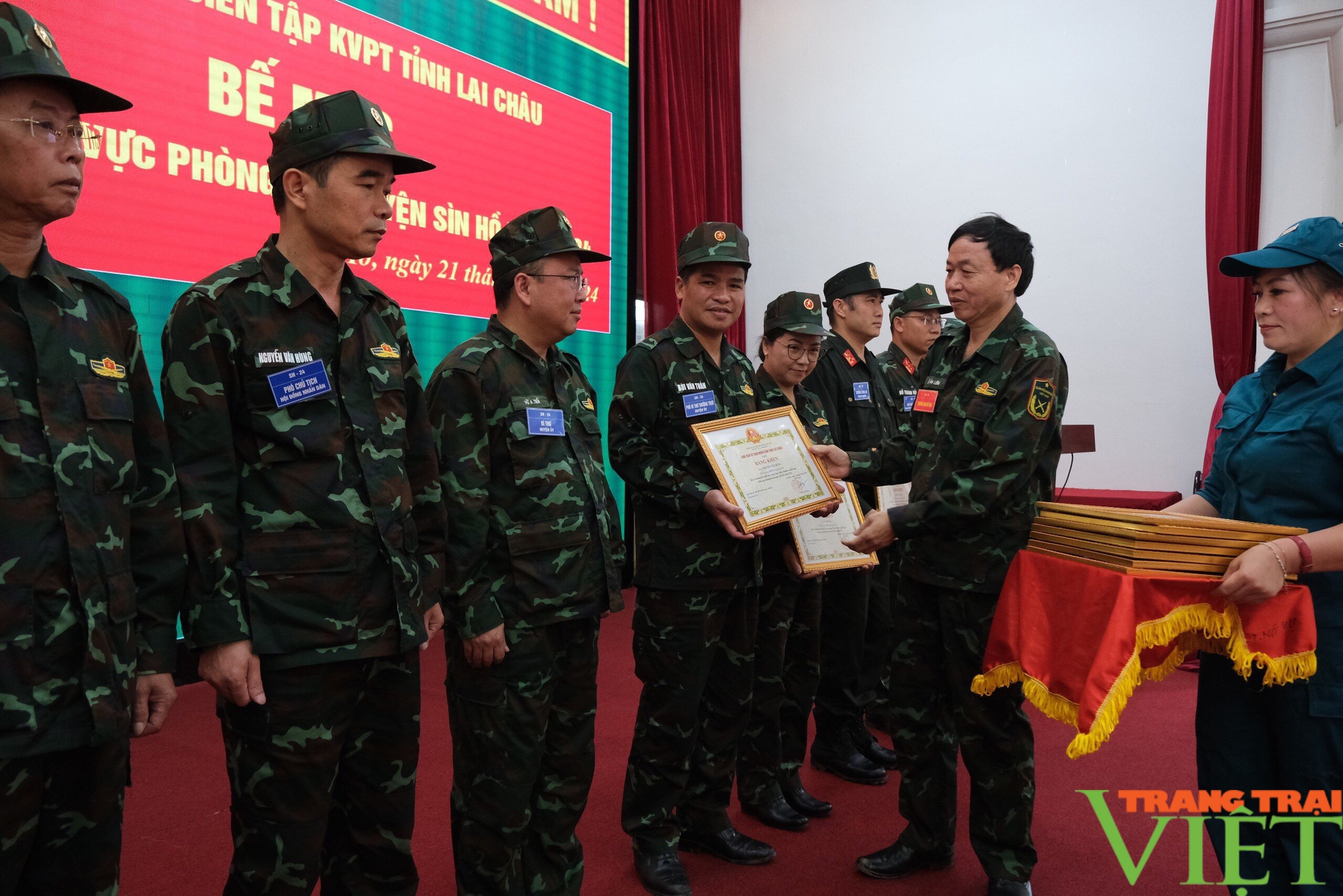 Lai Châu: Diễn tập Khu vực phòng thủ huyện Sìn Hồ đạt 9,28 điểm, hoàn thành xuất sắc nhiệm vụ- Ảnh 4.