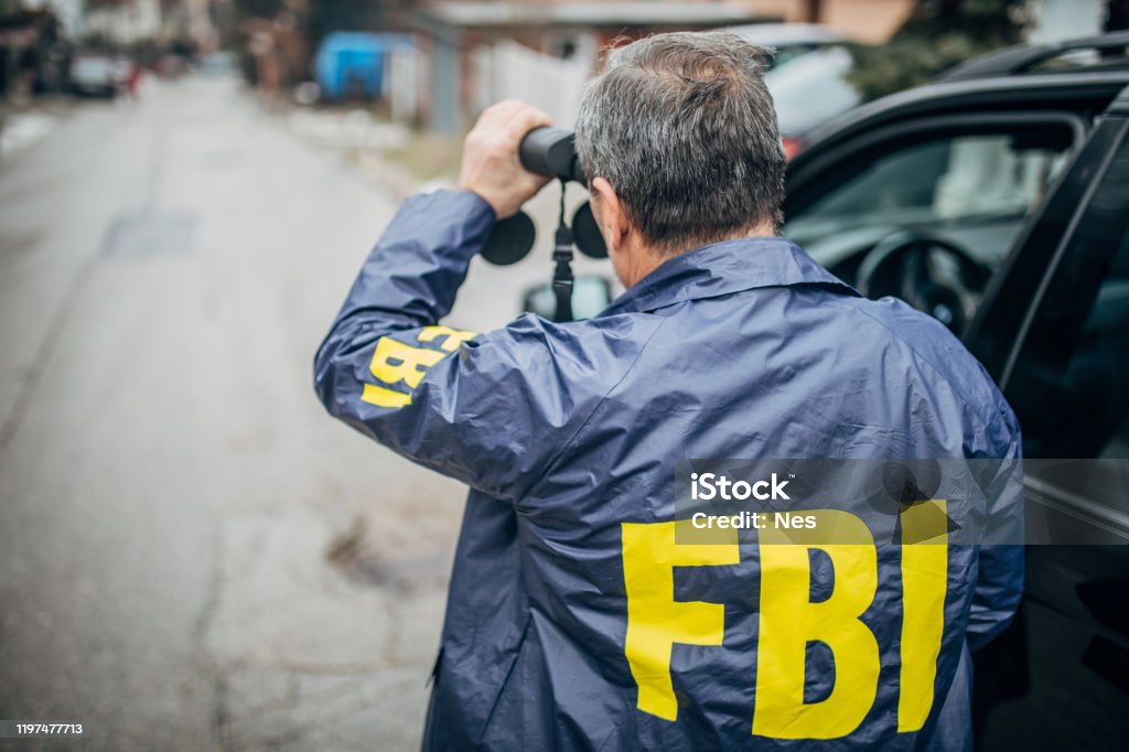 FBI khám nhà David Dương và con trai - Ảnh 1.