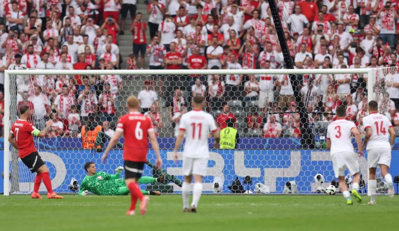Thua Áo 1-3, Ba Lan cầm chắc vé bị loại- Ảnh 5.