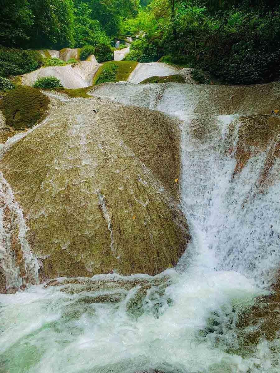 Đây là thác nước đẹp như phim cổ trang trên một cao nguyên ở Lai Châu, nước tuôn đổ từ suối ngầm- Ảnh 4.