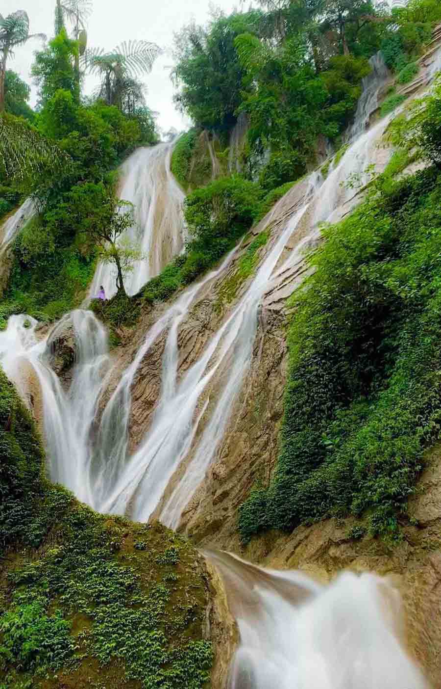 Đây là thác nước đẹp như phim cổ trang trên một cao nguyên ở Lai Châu, nước tuôn đổ từ suối ngầm- Ảnh 3.