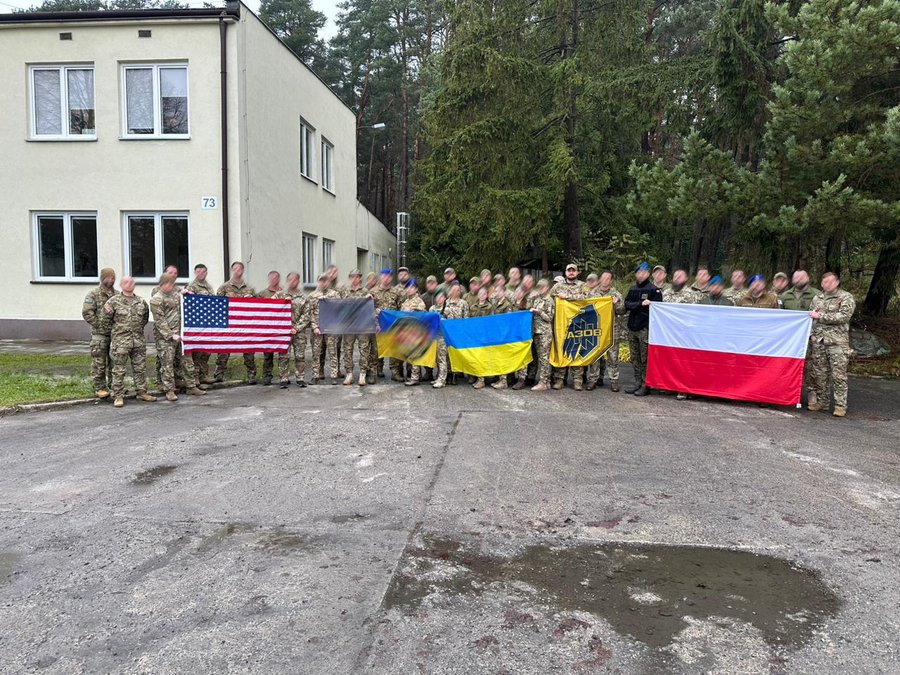 Mỹ bí mật làm điều này với Lữ đoàn Azov khét tiếng của Ukraine- Ảnh 1.