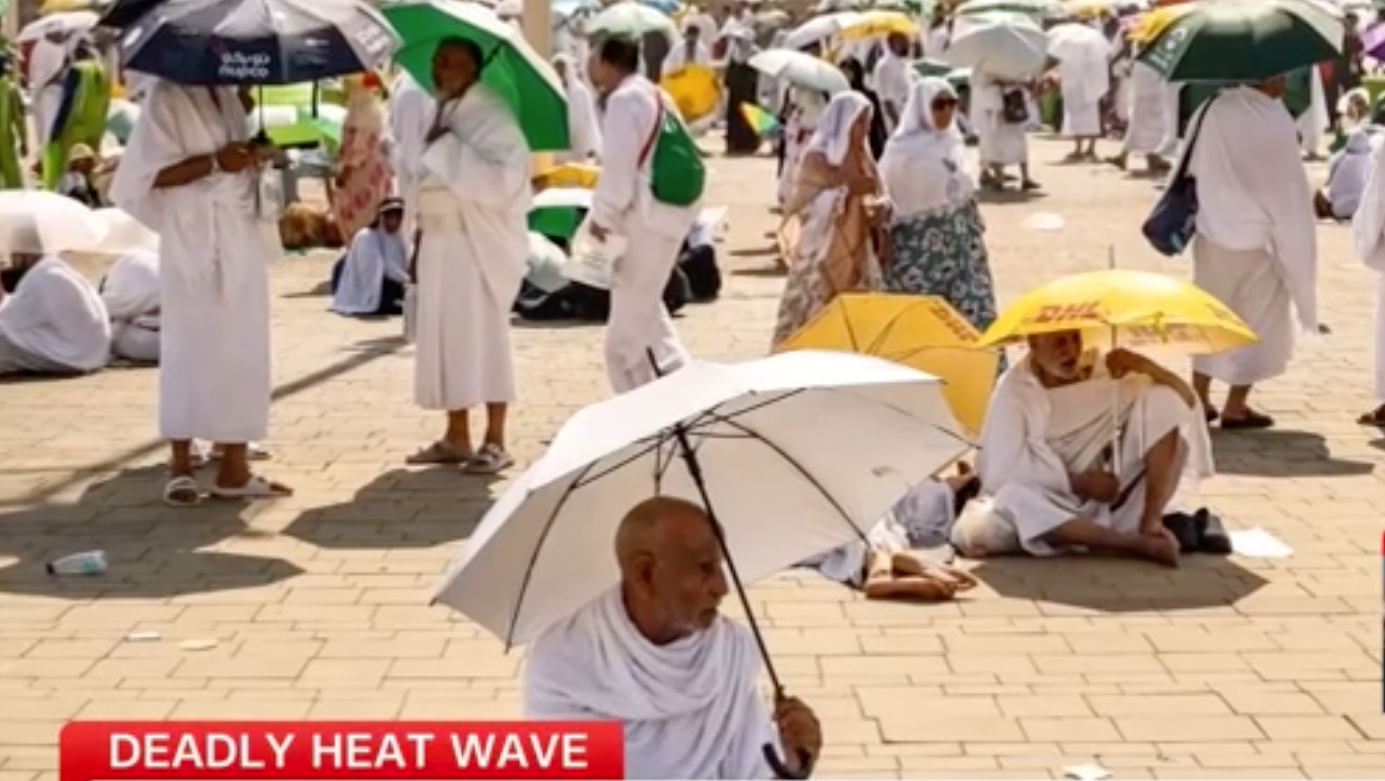 Nắng nóng nguy hiểm, khoảng 1.000 người chết khi đi hành hương đến Mecca- Ảnh 1.