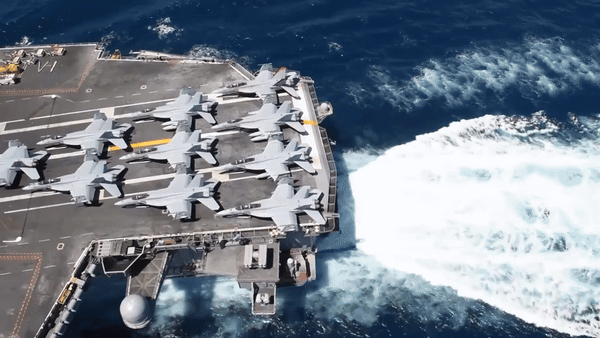 Siêu tàu sân bay Mỹ cập cảng Hàn Quốc chuẩn bị tập trận Mỹ - Nhật - Hàn- Ảnh 6.