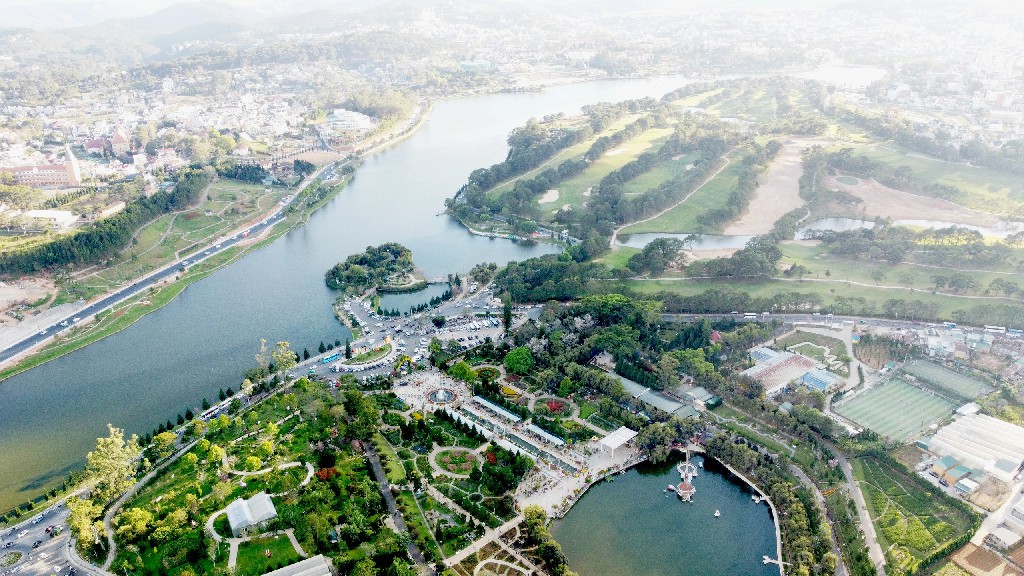 Phó Thủ tướng Trần Lưu Quang trao Quyết định phê duyệt quy hoạch cho tỉnh Lâm Đồng- Ảnh 2.