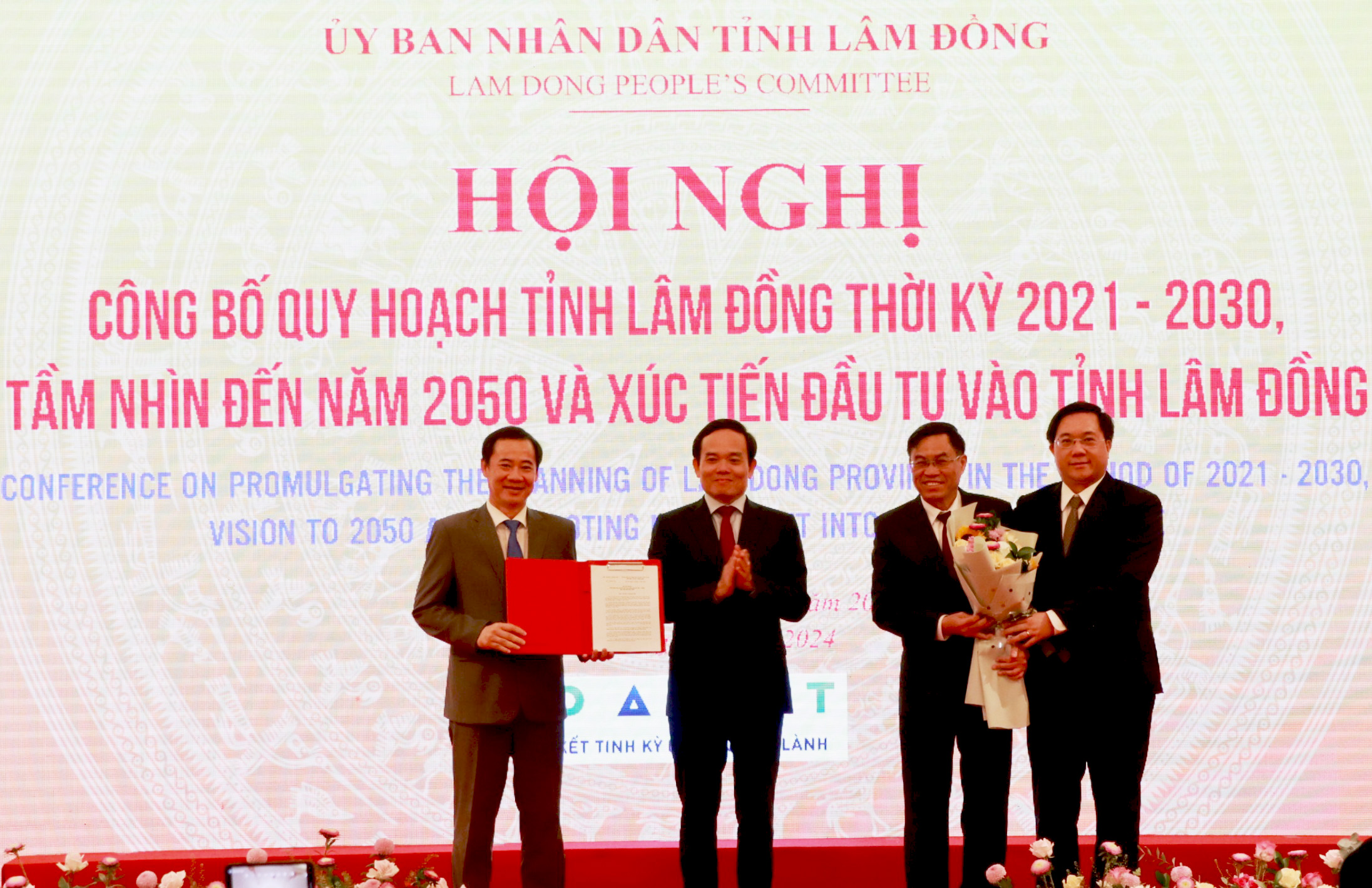 Phó Thủ tướng Trần Lưu Quang trao Quyết định phê duyệt quy hoạch cho tỉnh Lâm Đồng- Ảnh 1.