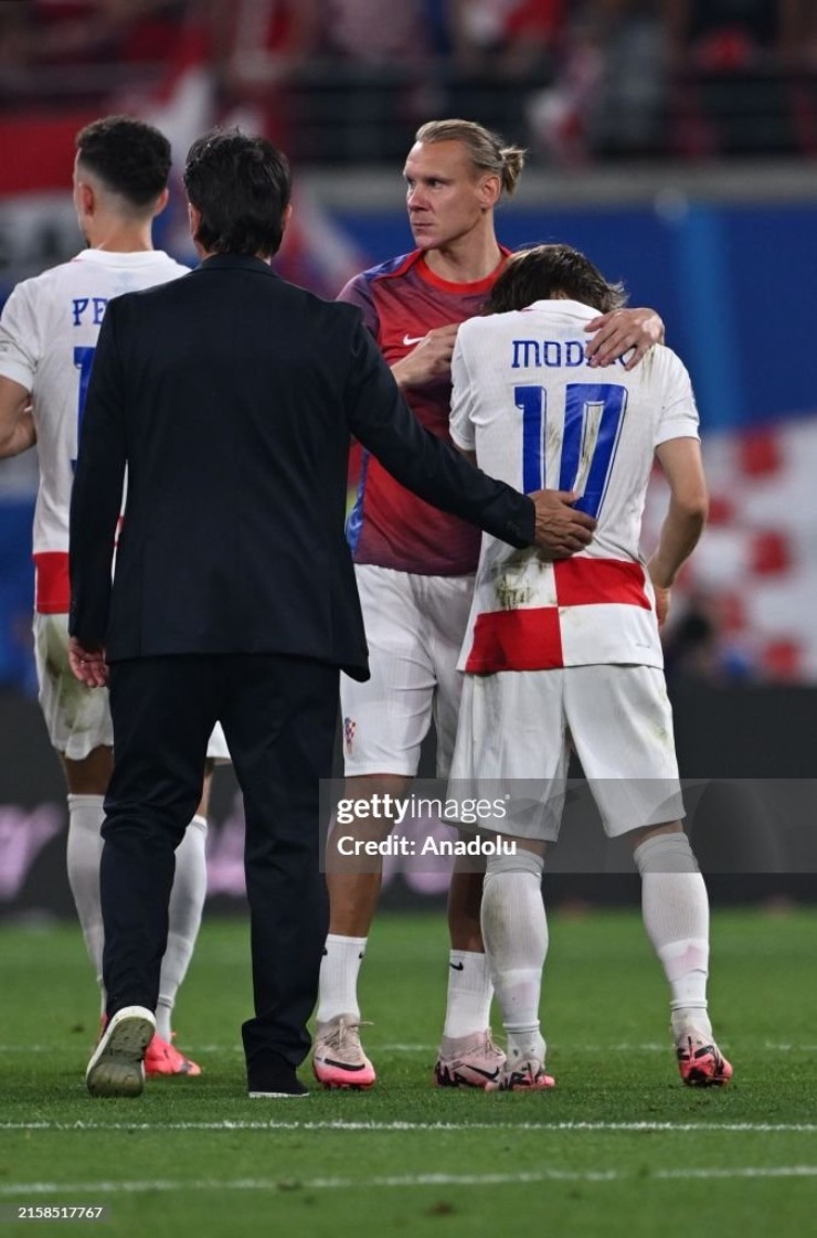 Modric 2 lần bật khóc trên sân: Lập kỷ lục tại EURO 2024, cái kết không trọn vẹn?- Ảnh 3.