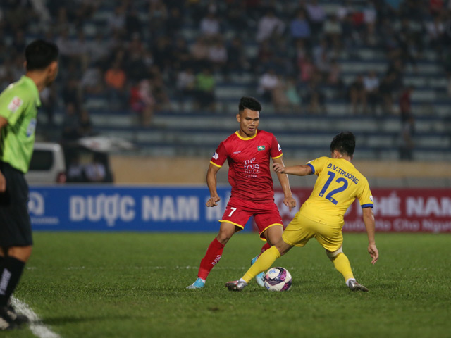 Trực tiếp bóng đá Nam Định - SLNA: Vỡ òa bàn thắng phút bù giờ (Hết giờ)