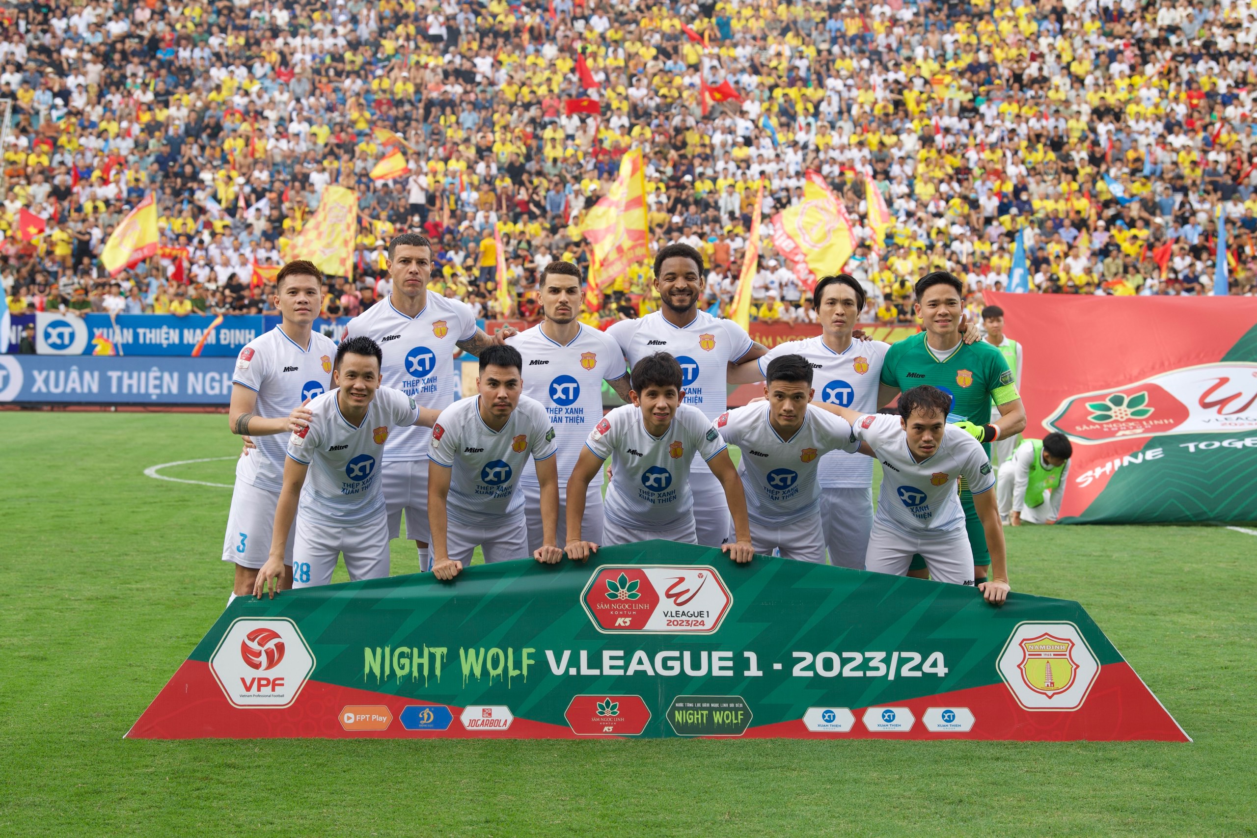 Chùm ảnh: Thép Xanh Nam Định chính thức vô địch V.League 2023/2024- Ảnh 1.