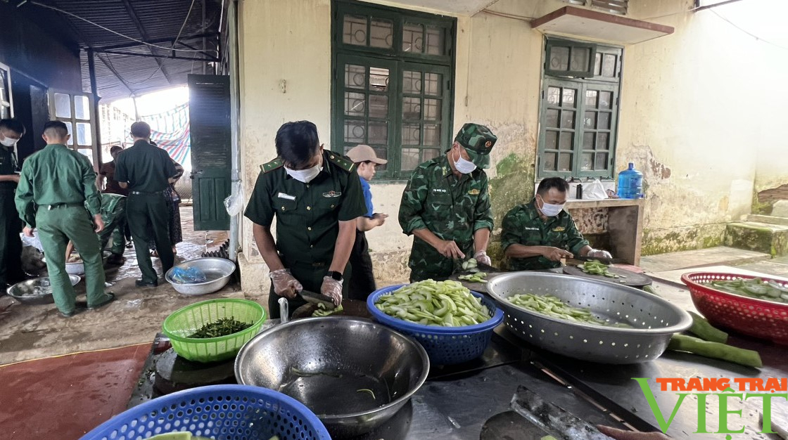 Tiếp sức mùa thi cho các em học sinh nơi biên giới- Ảnh 3.