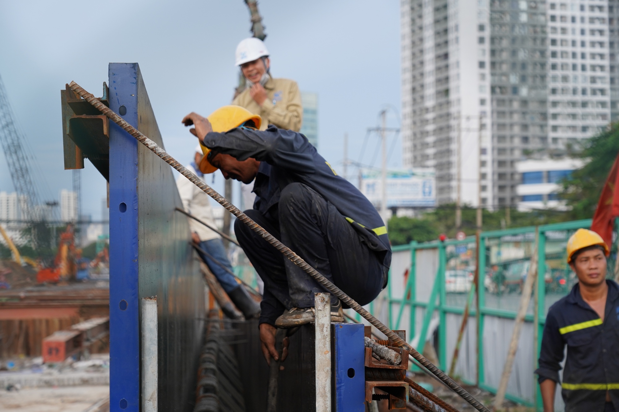 Công nhân đang gấp rút thi công hầm chui 830 tỷ đồng ở TP.HCM để kịp thông xe vào tháng 8- Ảnh 4.