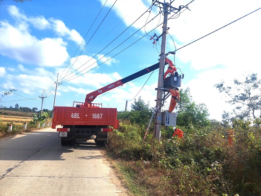 Điện lưới quốc gia thắp sáng ước mơ vùng biên giới