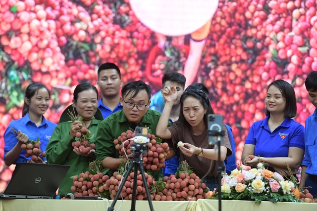 Chuyển đổi số sản phẩm OCOP tại Bắc Giang: "Chìa khóa" để nông sản, đặc sản địa phương "bứt phá"- Ảnh 3.