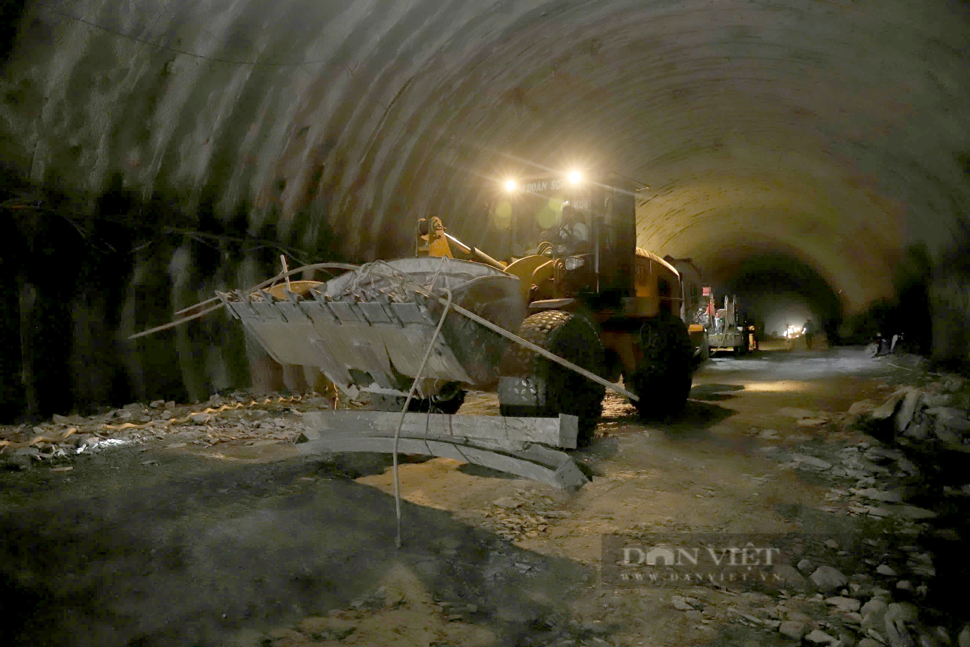 Công nhân đào hầm Đèo Bụt xuyên núi trị giá hơn 1.000 tỷ đồng qua Hà Tĩnh- Ảnh 6.