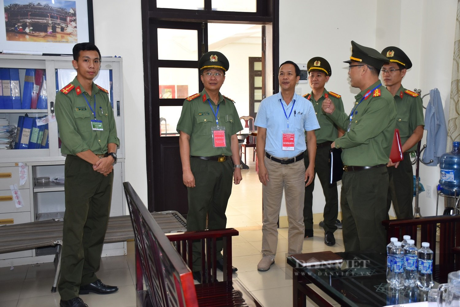 600 lượt cán bộ, chiến sĩ và xe đặc chủng ở Quảng Nam tham gia đảm bảo kỳ thi tốt nghiệp- Ảnh 1.
