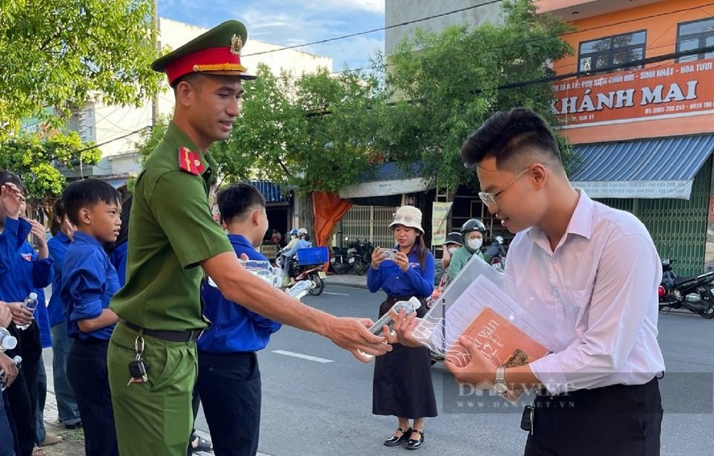 600 lượt cán bộ, chiến sĩ và xe đặc chủng ở Quảng Nam tham gia đảm bảo kỳ thi tốt nghiệp- Ảnh 5.