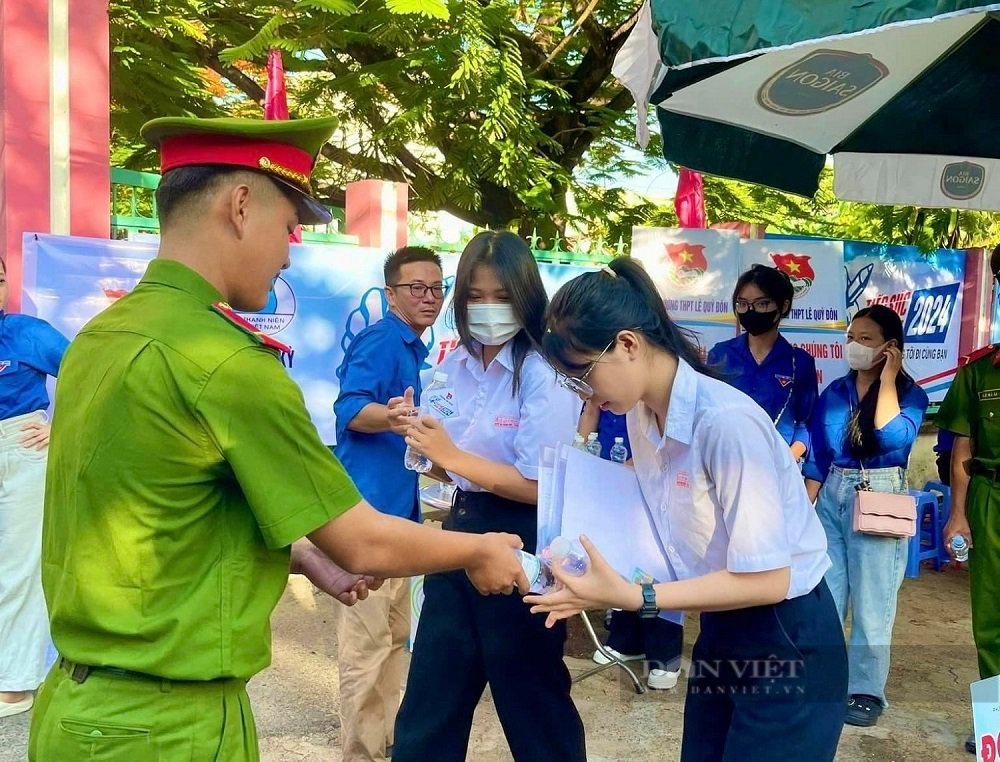 600 lượt cán bộ, chiến sĩ và xe đặc chủng ở Quảng Nam tham gia đảm bảo kỳ thi tốt nghiệp- Ảnh 6.