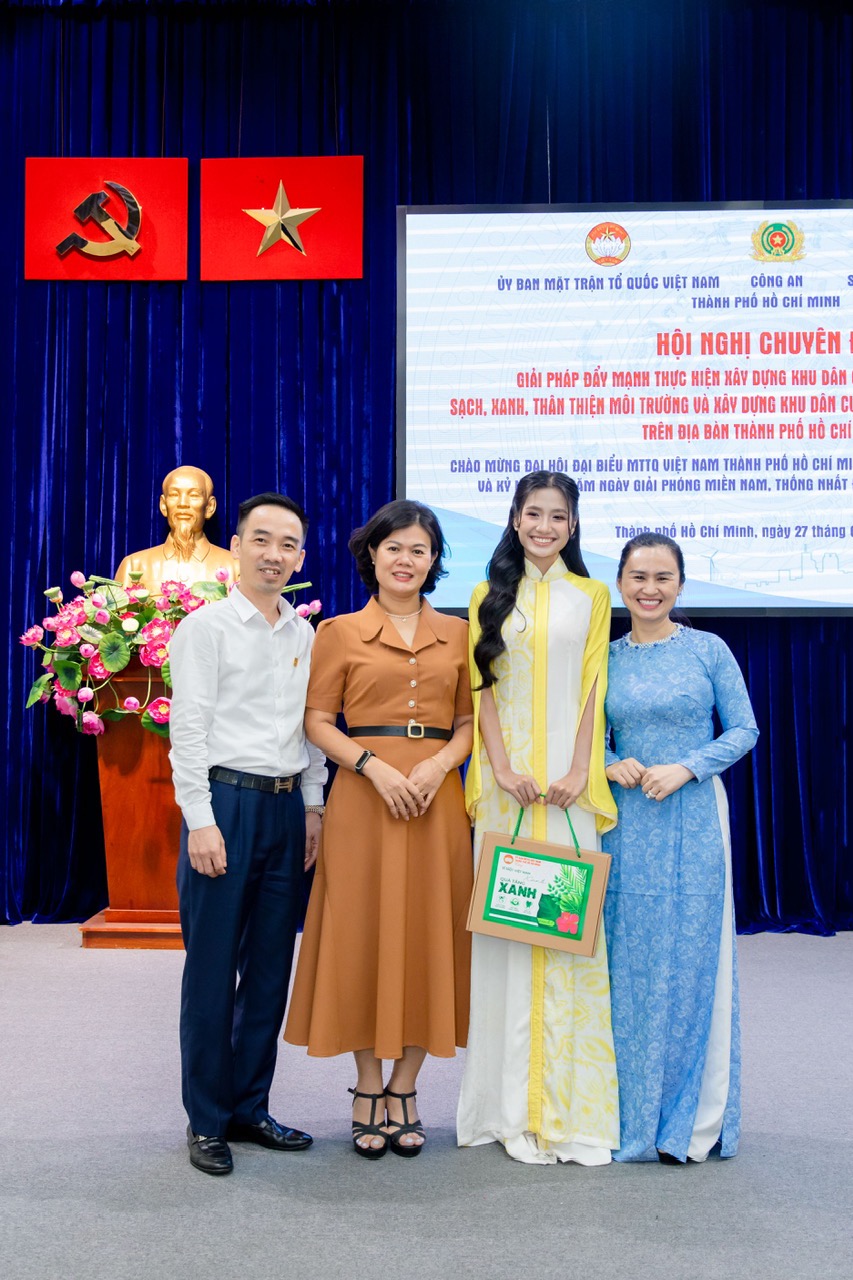 Hoa hậu Nguyễn Thanh Hà lo ngại về việc sử dụng đồ nhựa tại các quán hàng- Ảnh 1.