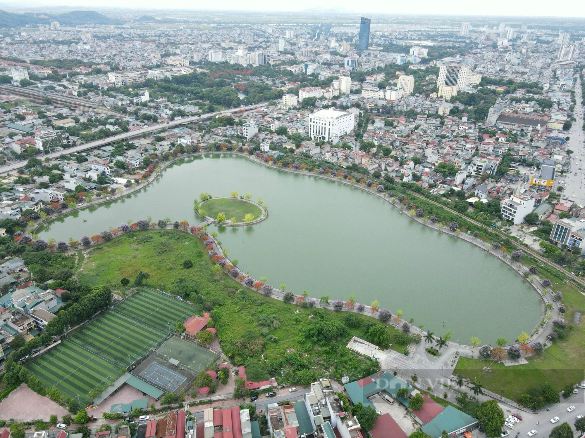 Hồ Đồng Chiệc - "lá phổi xanh" đẹp như mơ giữa lòng TP.Thanh Hóa- Ảnh 1.