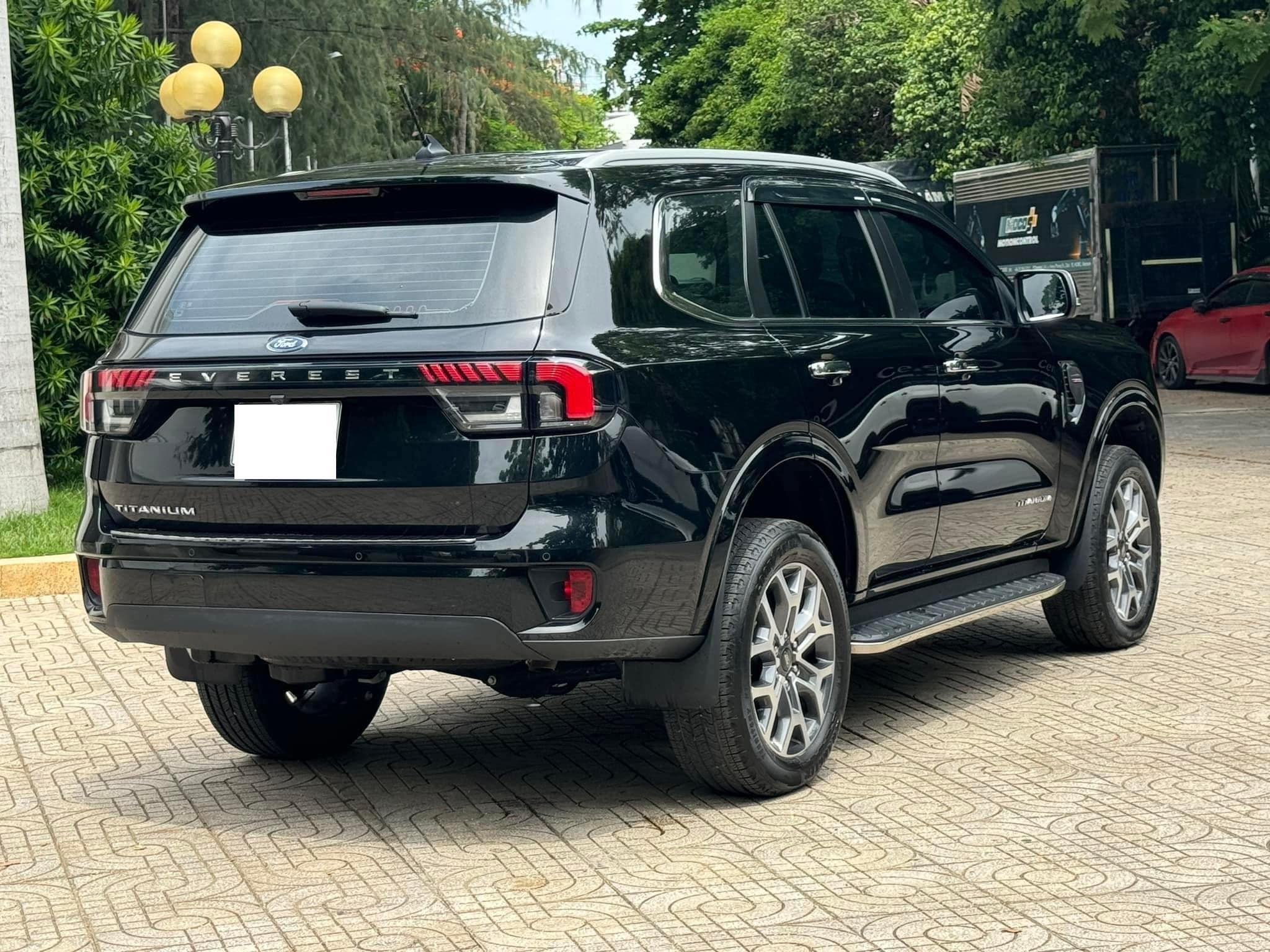 Sau 2 năm lăn bánh, Ford Everest cũ bán lại giá ngỡ ngàng- Ảnh 4.