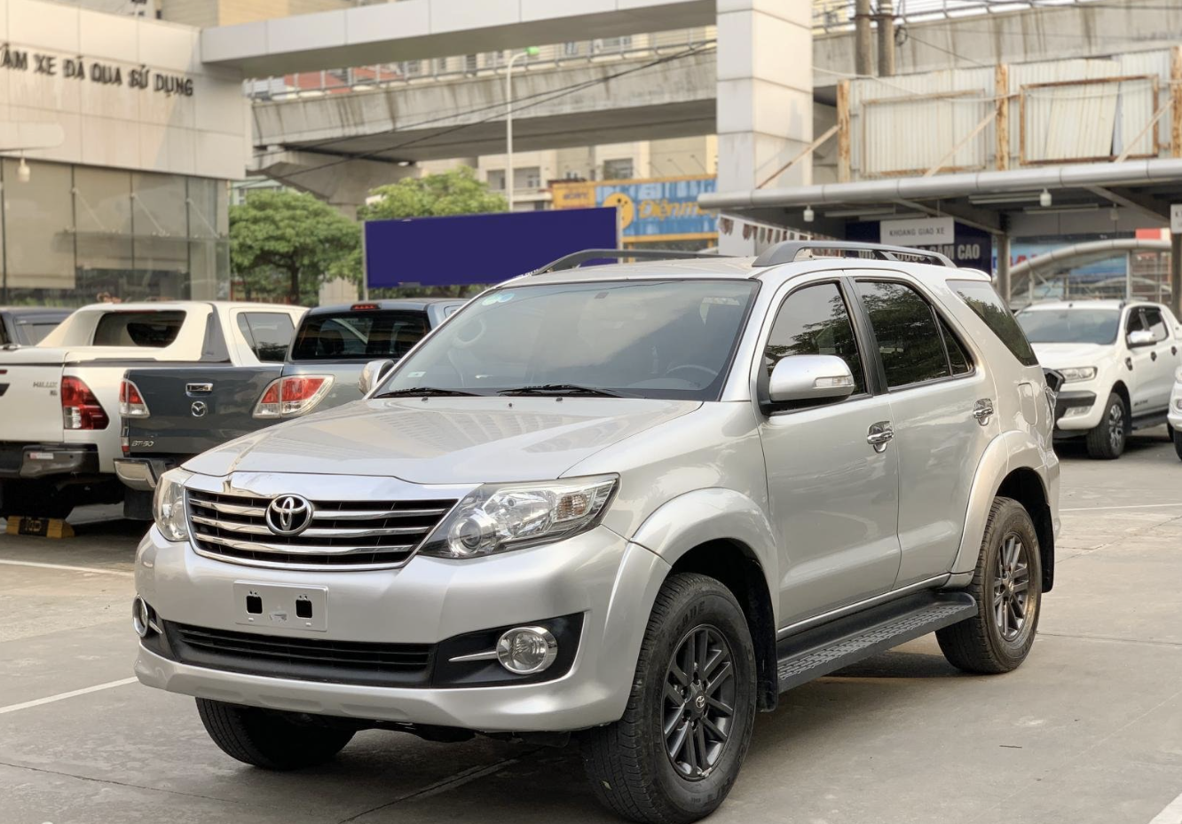 SUV 7 chỗ cũ tầm giá 600 triệu đồng: Ngoài Toyota Fortuner, đây là chiếc xe đáng mua- Ảnh 1.