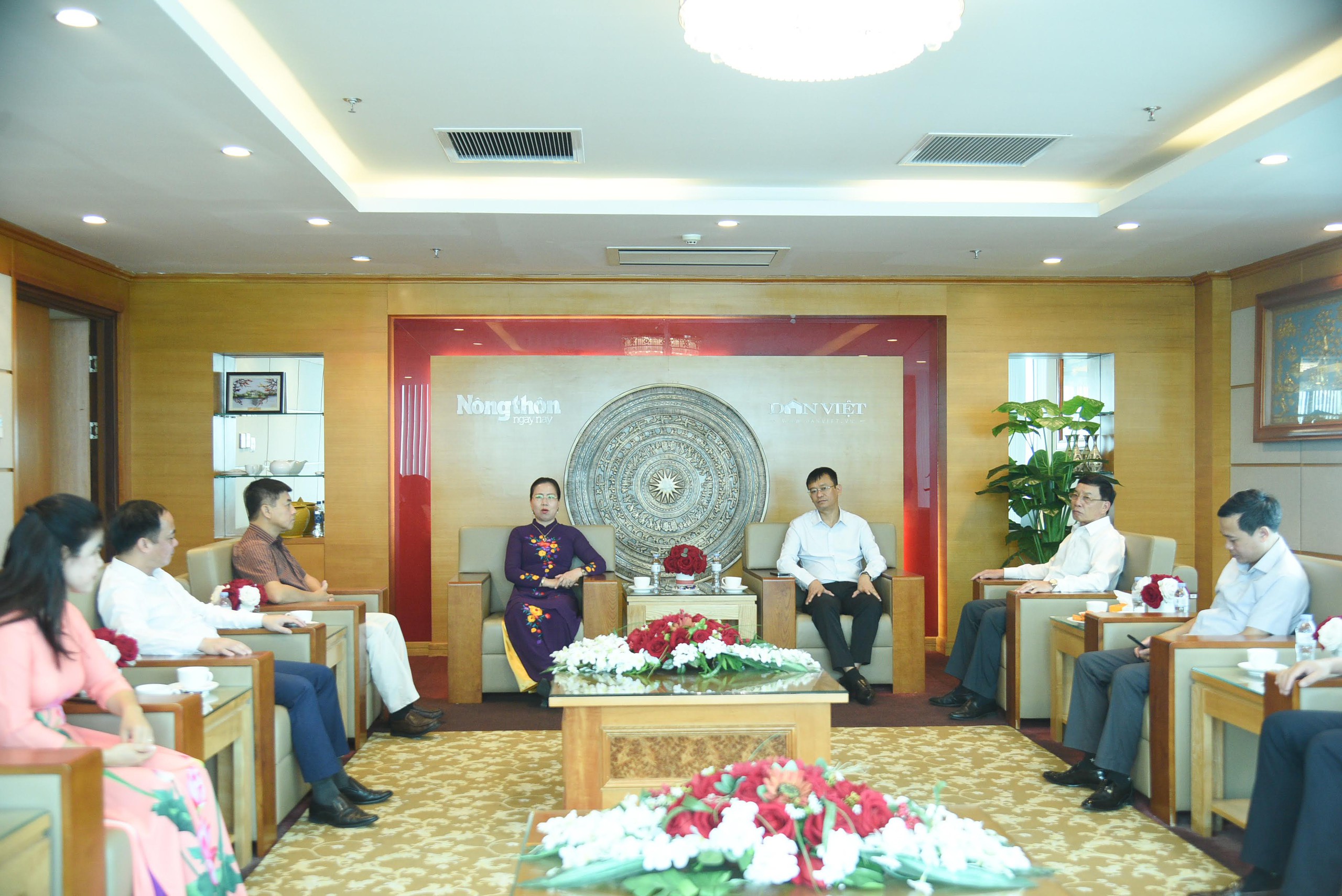Phó Chủ tịch Hội NDVN Bùi Thị Thơm: Đổi mới công tác thông tin, tuyên truyền là nhiệm vụ trọng tâm trong giai đoạn mới- Ảnh 1.