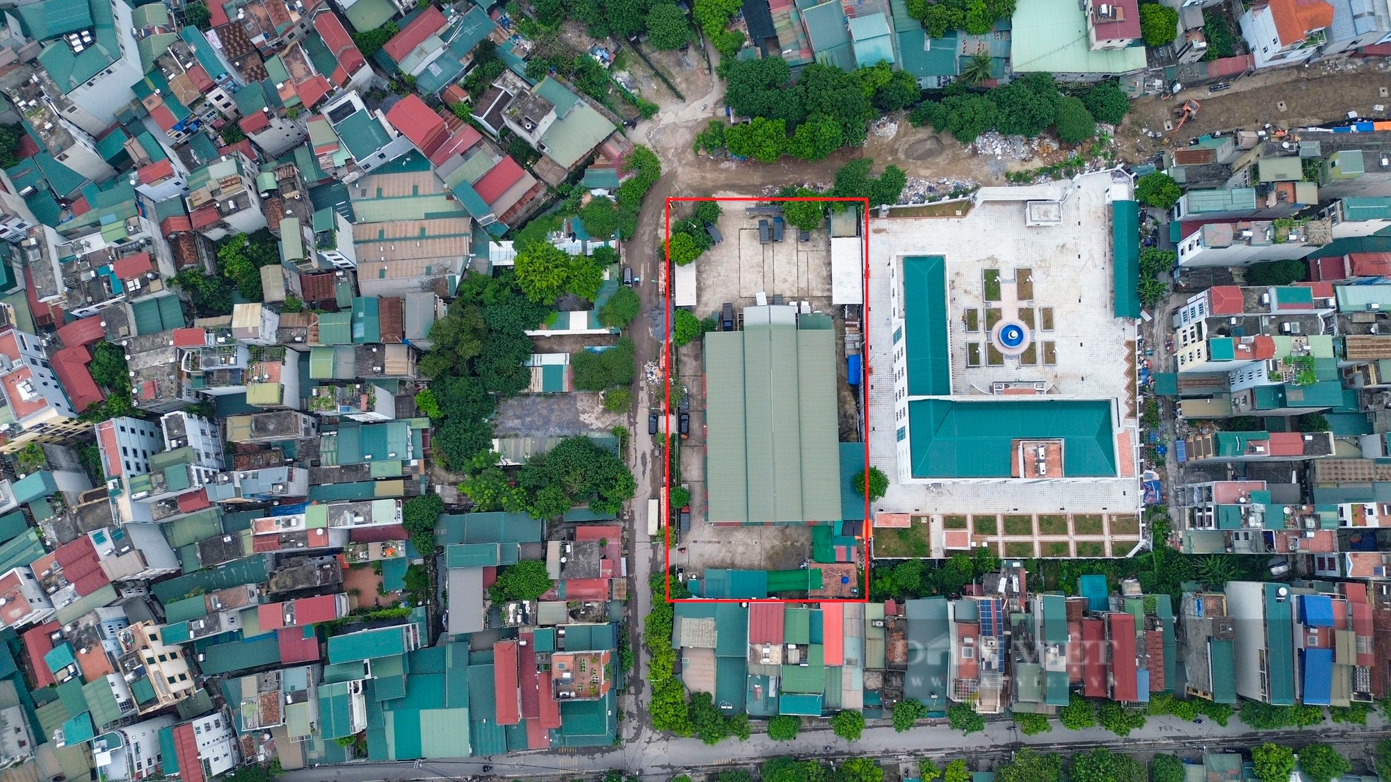 Chợ bỏ hoang ở Hà Nội: BQL viết thư ngỏ mời tiểu thương, kèm ưu đãi nhưng chợ vẫn "vắng như chùa Bà Đanh"- Ảnh 1.