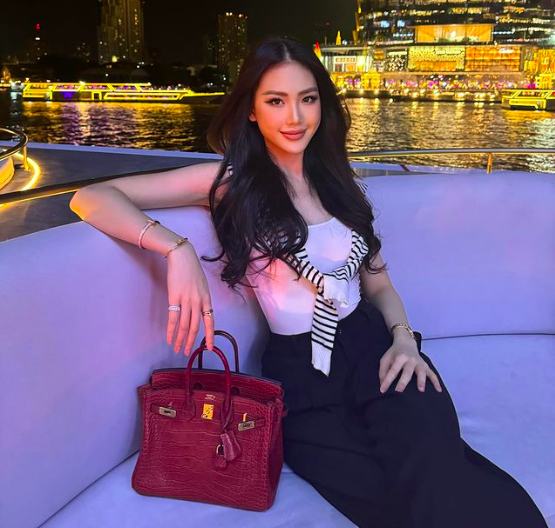 Hoa hậu Bùi Quỳnh Hoa: "Cuộc sống của tôi thay đổi 100% sau khi thi Miss Universe Vietnam"- Ảnh 1.