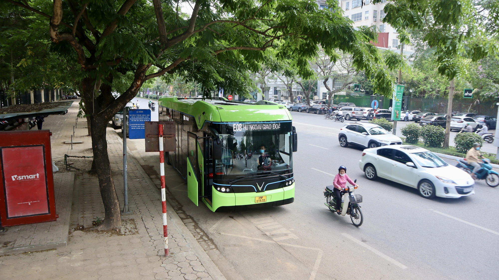 Hà Nội sắp có thêm 5 tuyến xe buýt điện nhỏ - Ảnh 1.