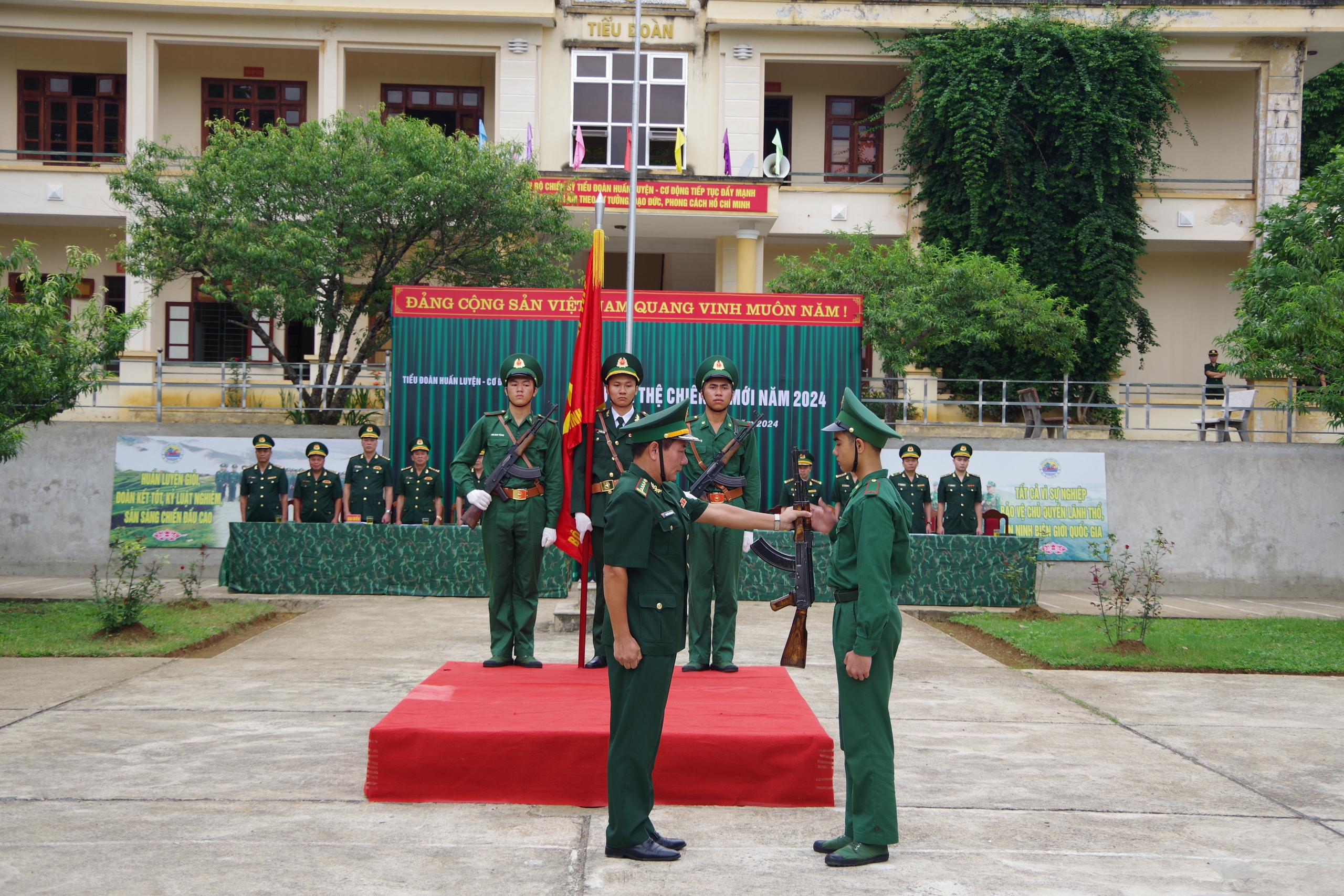 BĐBP tỉnh Sơn La: Bổ sung chiến sĩ là con em các dân tộc cho các trạm, đồn Biên phòng- Ảnh 3.