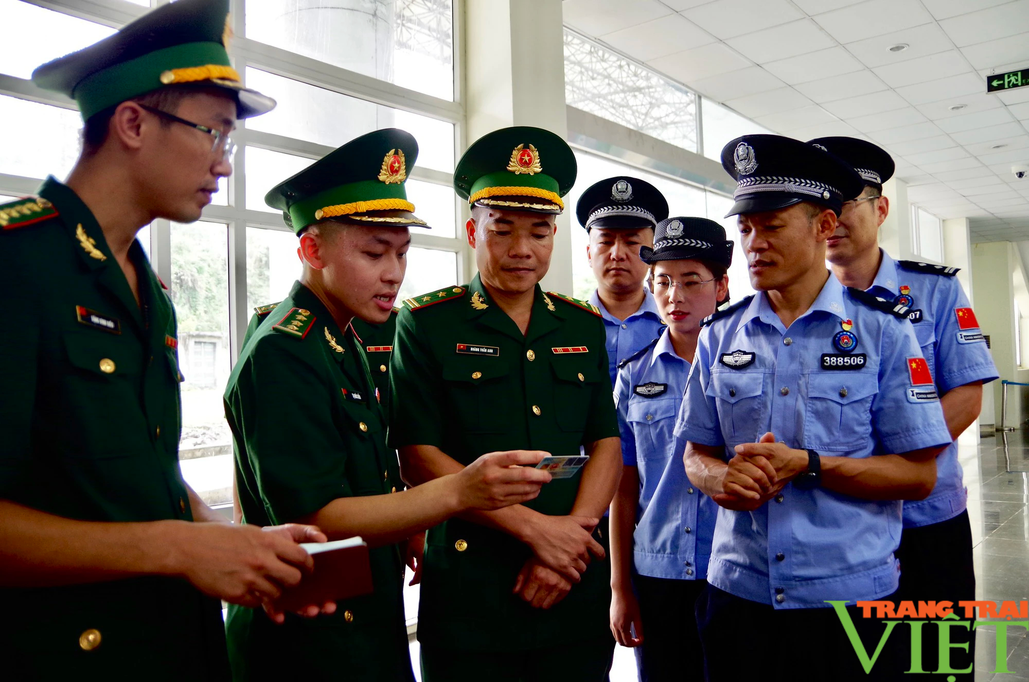 BĐBP Lai Châu trao đổi nghiệp vụ cùng Trạm Kiểm tra biên phòng xuất, nhập cảnh Kim Thủy Hà (Trung Quốc)- Ảnh 5.