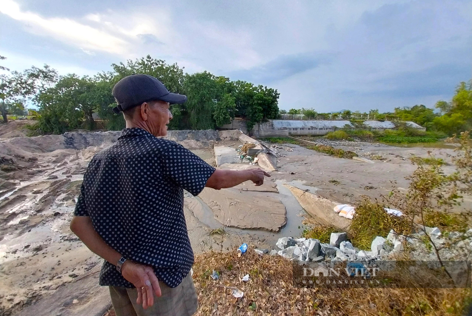 Vỡ đập dâng trên Sông Lu 2 ở Ninh Thuận, hàng trăm hecta cây trồng  nguy cơ thiếu nước- Ảnh 1.