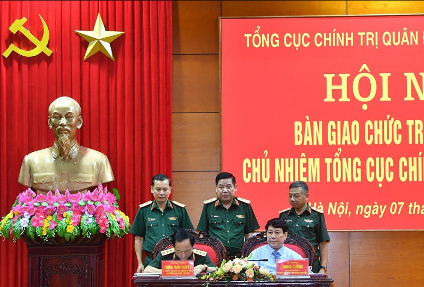 Thường trực Ban Bí thư Lương Cường bàn giao nhiệm vụ tại Tổng cục Chính trị QĐND Việt Nam- Ảnh 2.